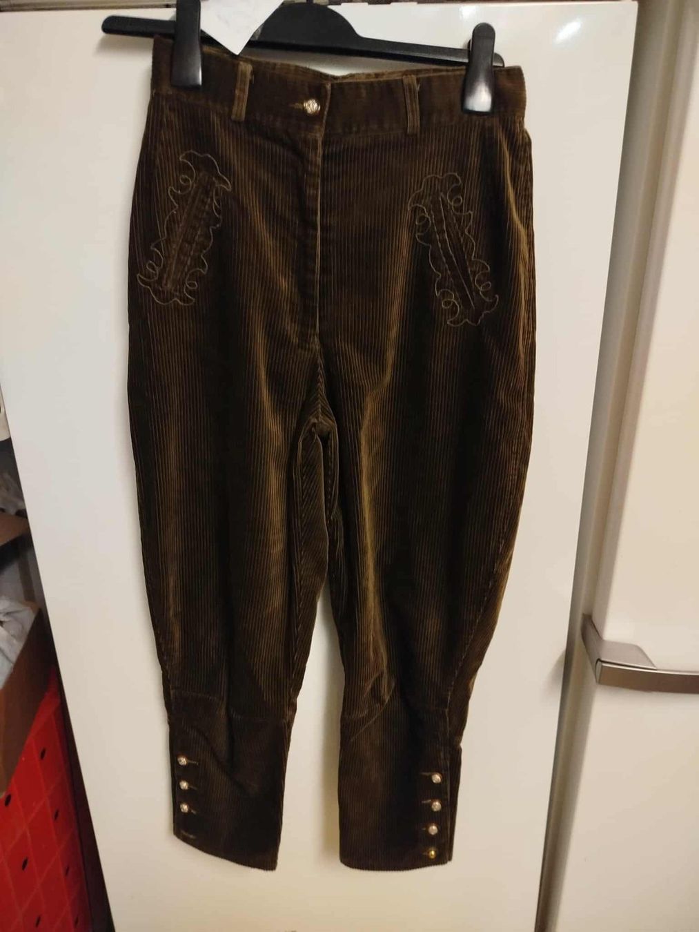 Kenzo Pantaloni: Pantalon KENZO – Usato da La Chaux-de-Fonds venduto da Emmaus2300CDF