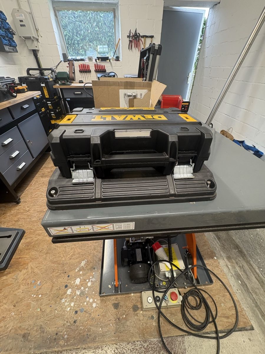 Dewalt Alle Werkzeuge: Dewalt Plattform – Gebraucht aus Romanshorn von ric_jzz7 3