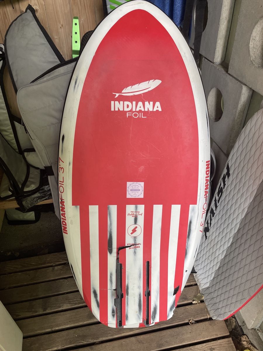 Indiana Surfboards & Schwimmbrette: Kaputtes Pumpfoilboard – Defekt aus Zürich von phi_5dpt 1