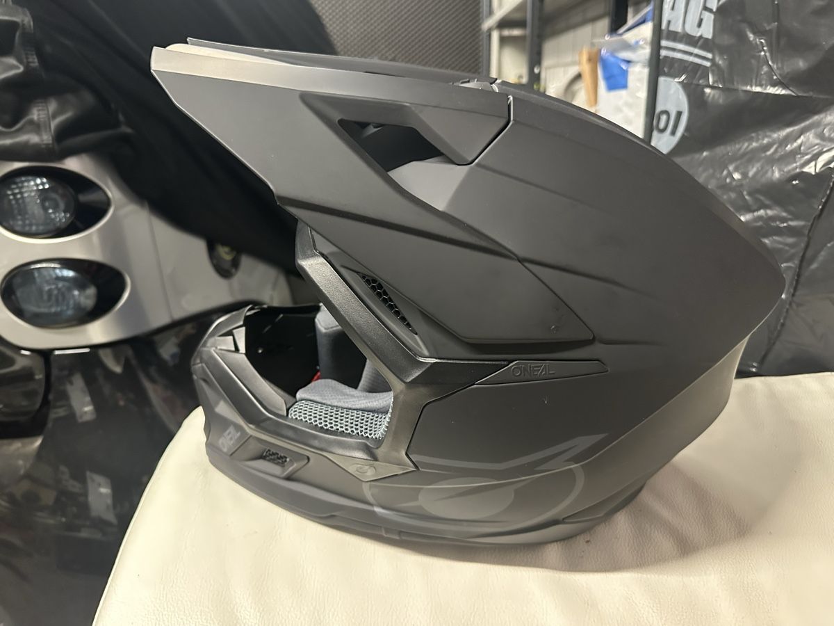 Caschi & visiere: Motocross Helm O’Neal – Nuovo (secondo la descrizione) da Innerberg venduto da Brabus81 1