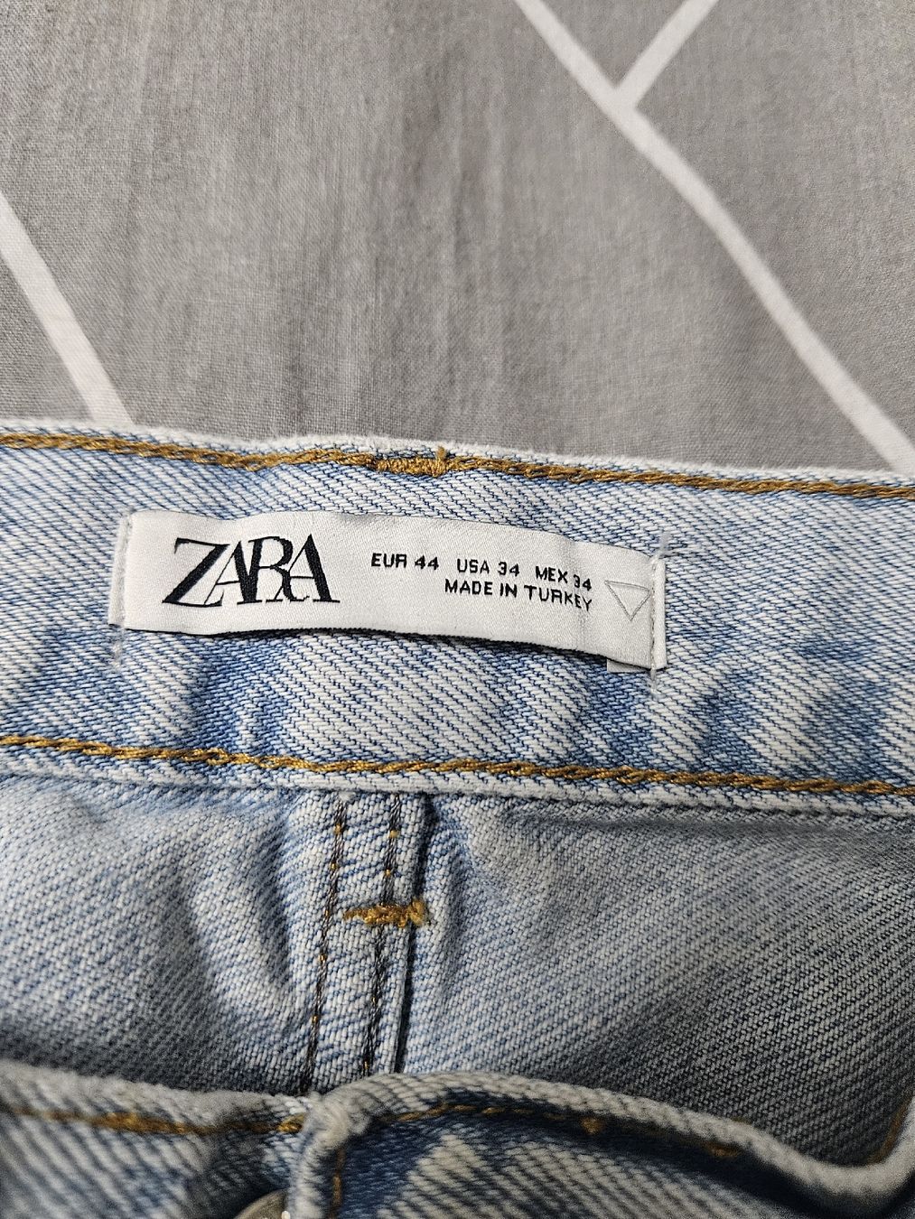 Zara Jeans: Zara-Jeans, Größe EUR 44. – Usato da Kreuzlingen venduto da Lore2000 2