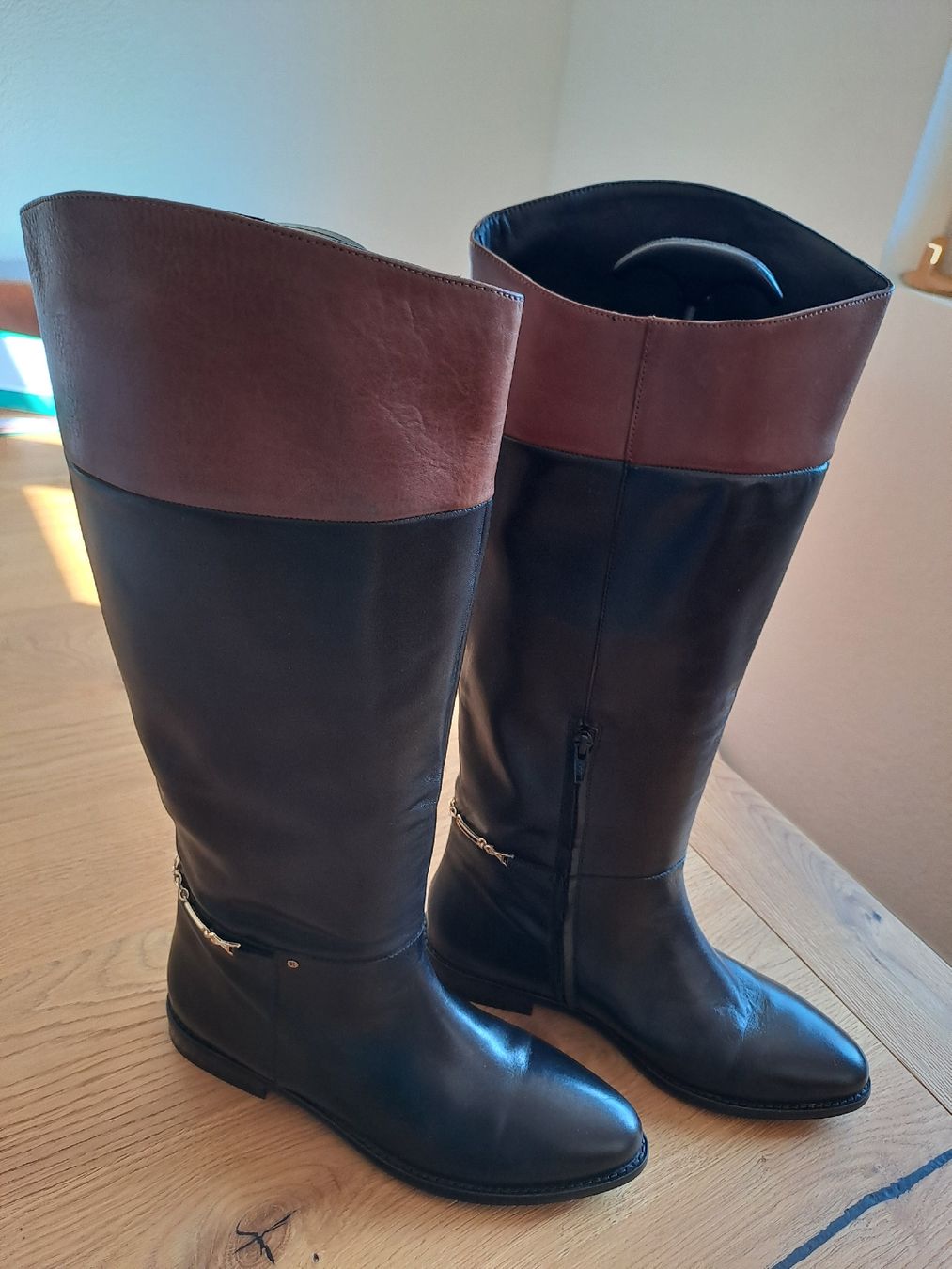 Scarpe da donna: Bottes en cuir noir/marron pointure 42 – Nuovo (secondo la descrizione) da Gryon venduto da rod_9kpn 2
