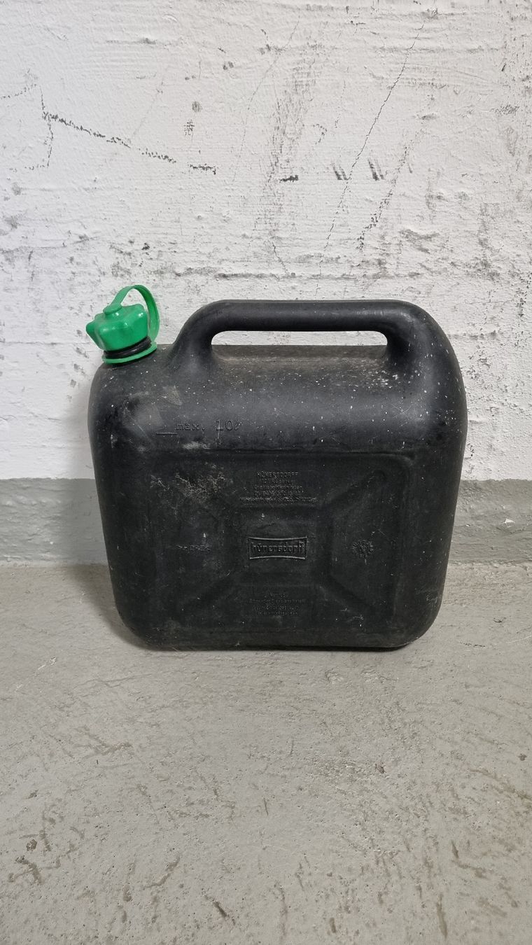 Taniche per benzina: 10l Benzinkanister – Usato da Langenthal venduto da ebike-langenthal