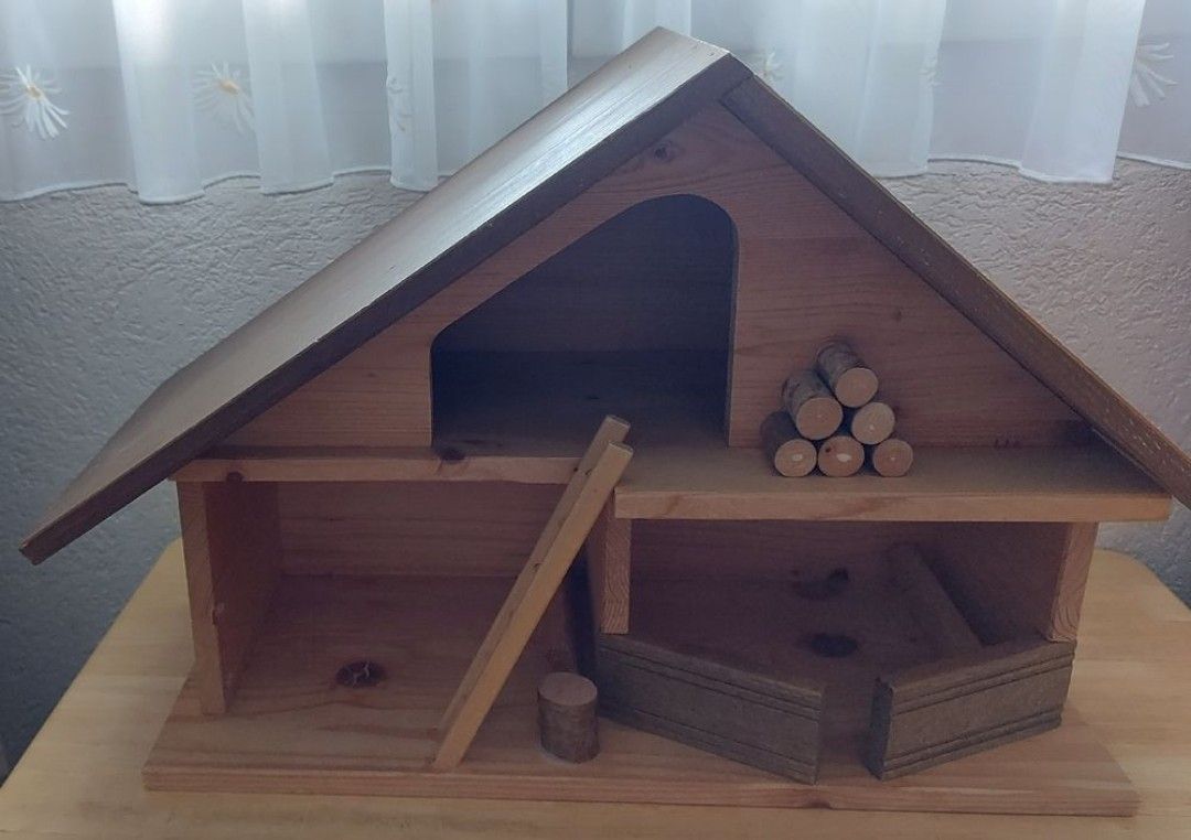 Spielzeuge: Holzstall – Gebraucht aus Steinen von bruvlatur86 2