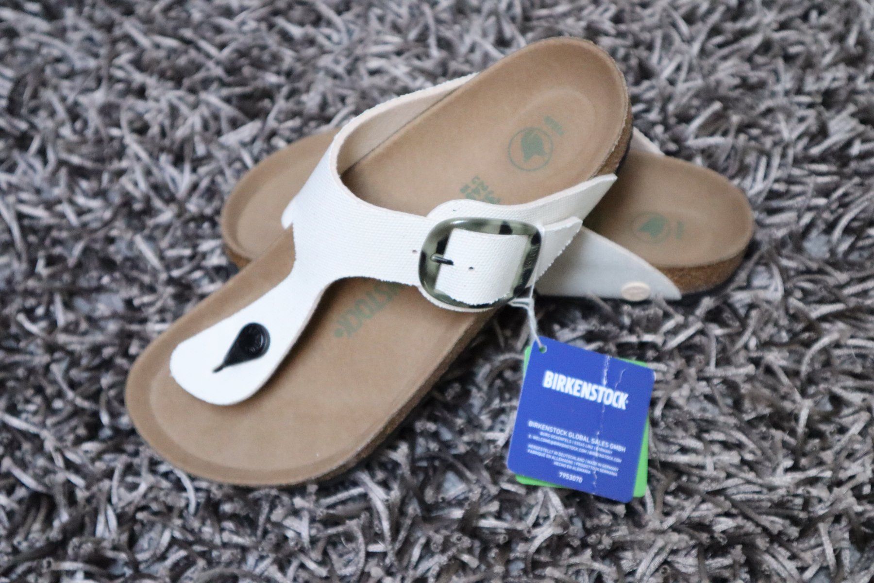 Birkenstock Damenschuhe: Birkenstock, Gizeh Big Buckle, Gr. 38, eggshell, NEU – Neu und originalverpackt aus Wattwil von glueck 1