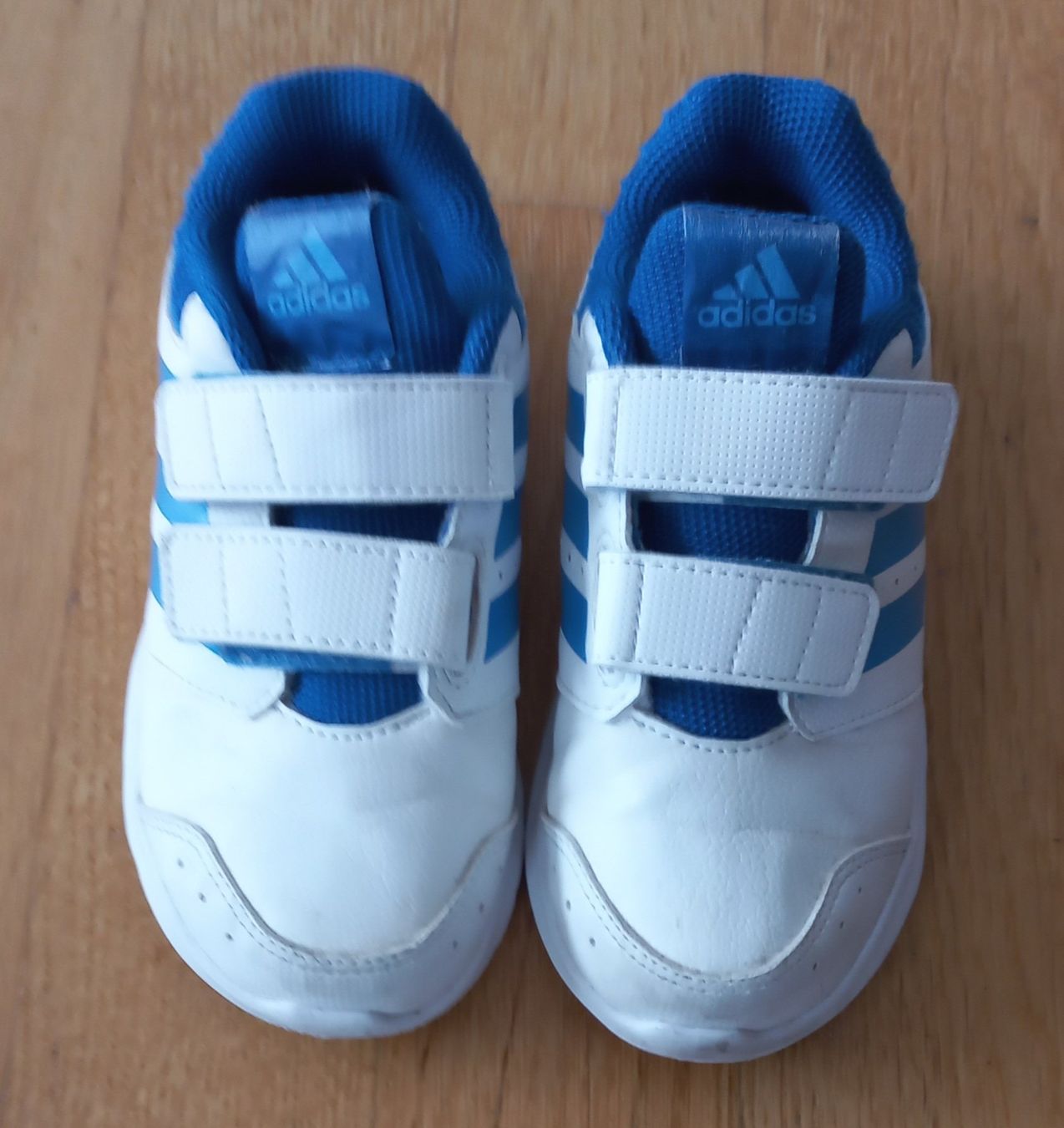 Schuhe für Jungen: Adidas Kinderschuh Grösse 26 – Gebraucht aus Thayngen von andielsener