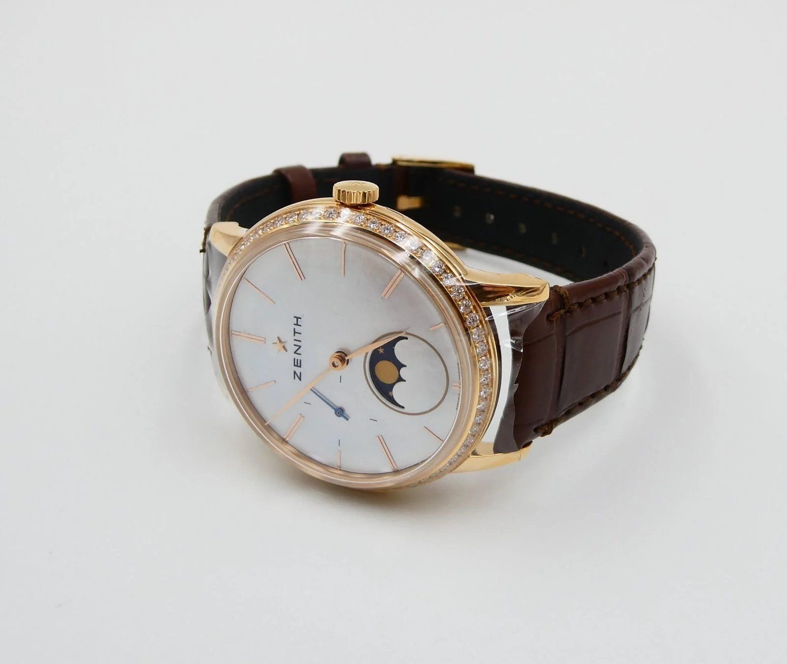 Zenith Orologi: Zenith Elite Moonphase 18k Gold – Nuovo e nell'imballaggio originale da Thalwil venduto da LeCh1ffre