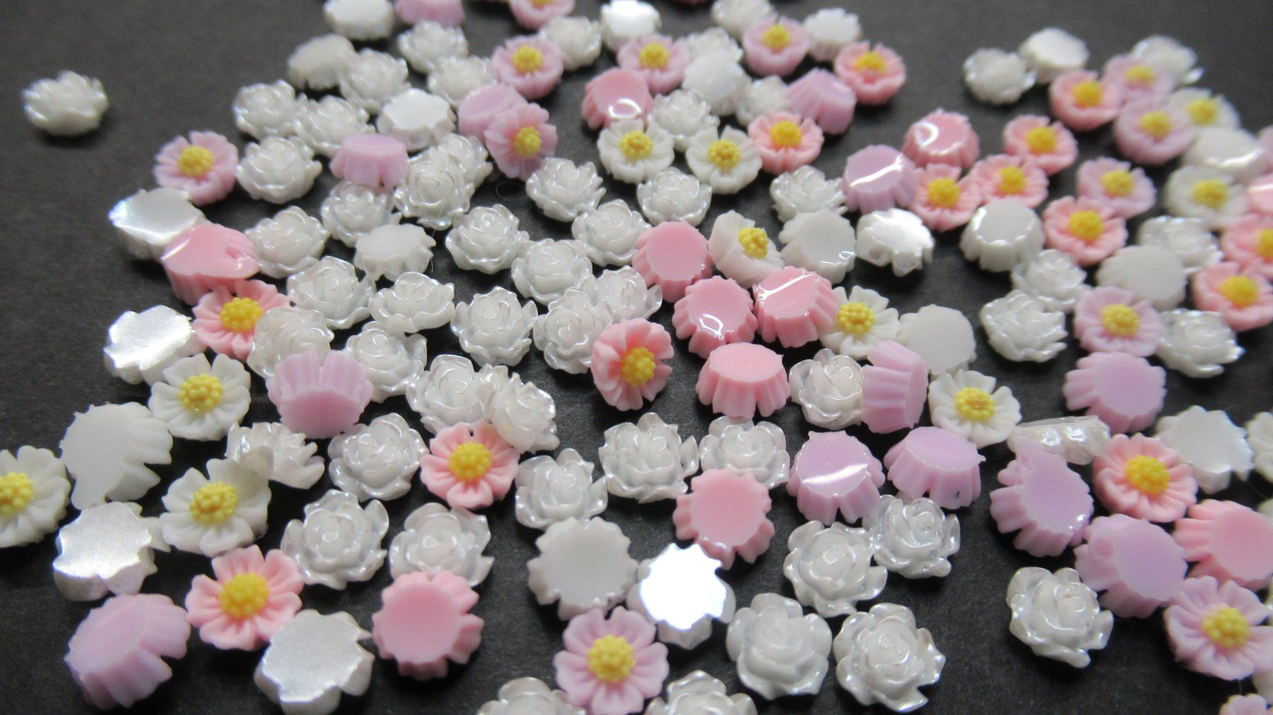 Kit bricolage: Blümchen klein farbig Deko basteln Blume – Nuovo e nell'imballaggio originale da Meisterschwanden venduto da TiSiBu59