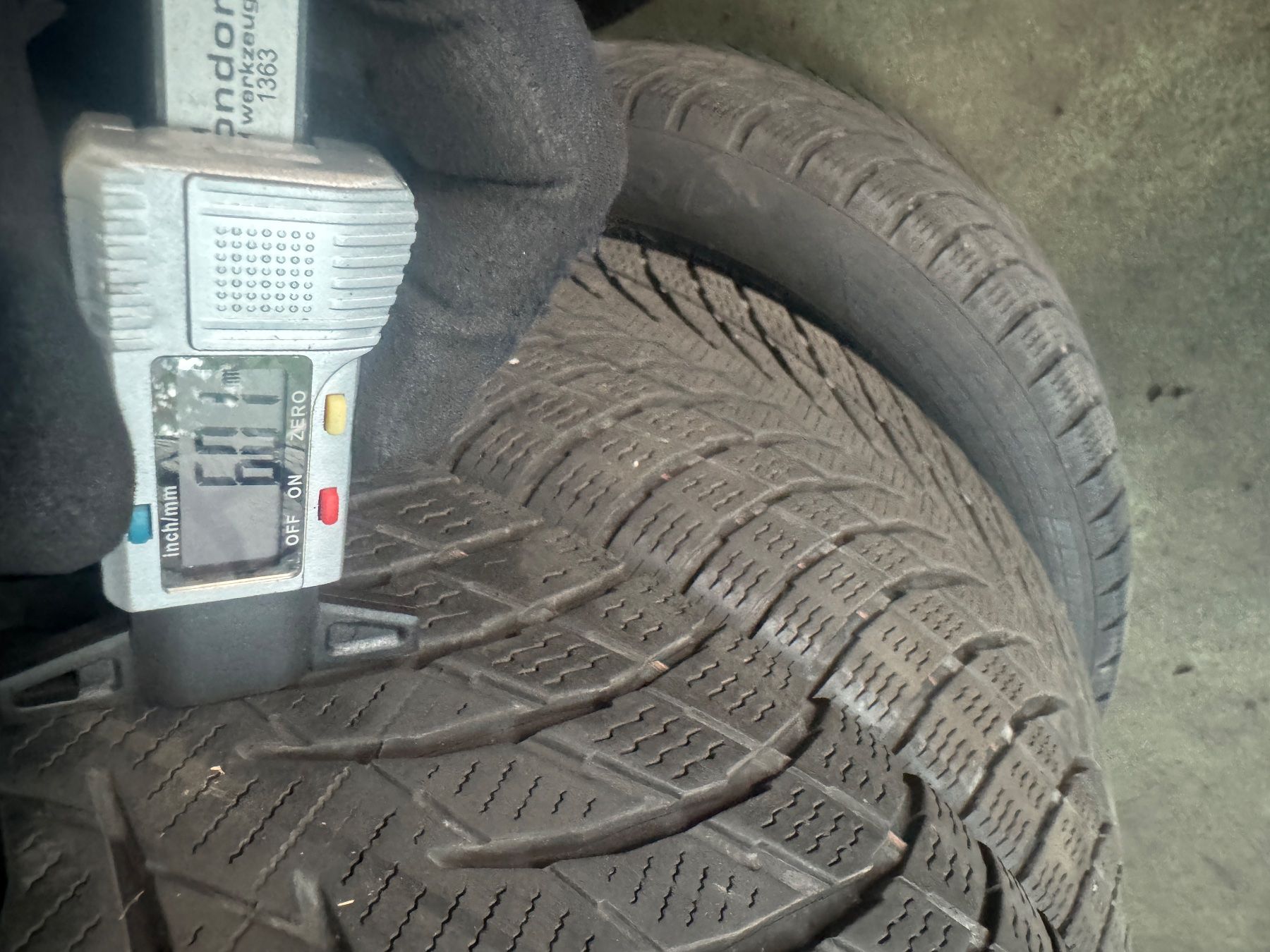 Nokian Pneus & Roues: 225/50r17 – D'occasion à Widen par Dinero02 3