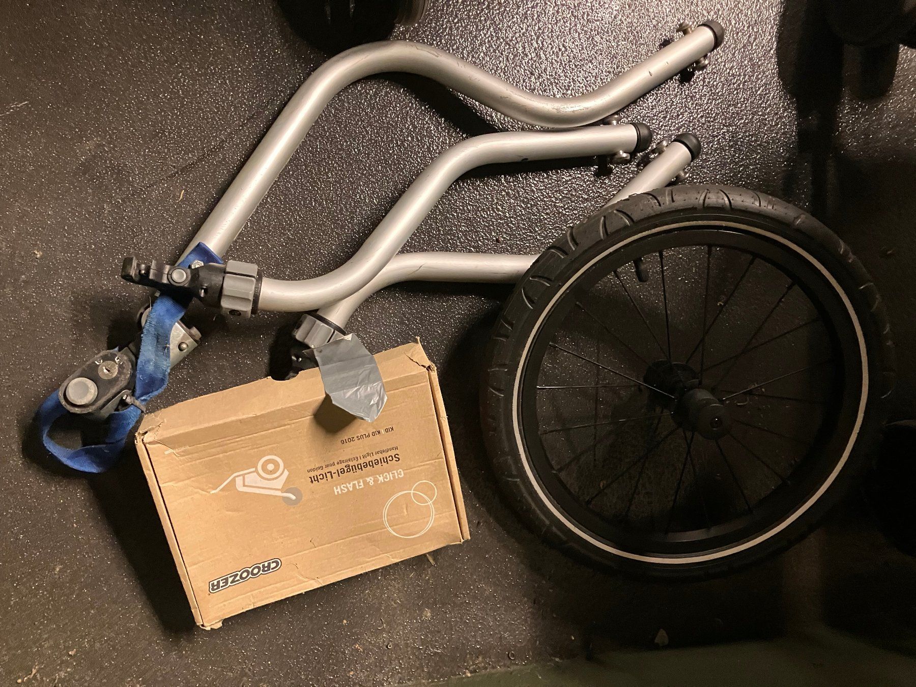 Croozer Rimorchi: Kinderanhänger – Difettoso da Unterägeri venduto da len_pcc5 2