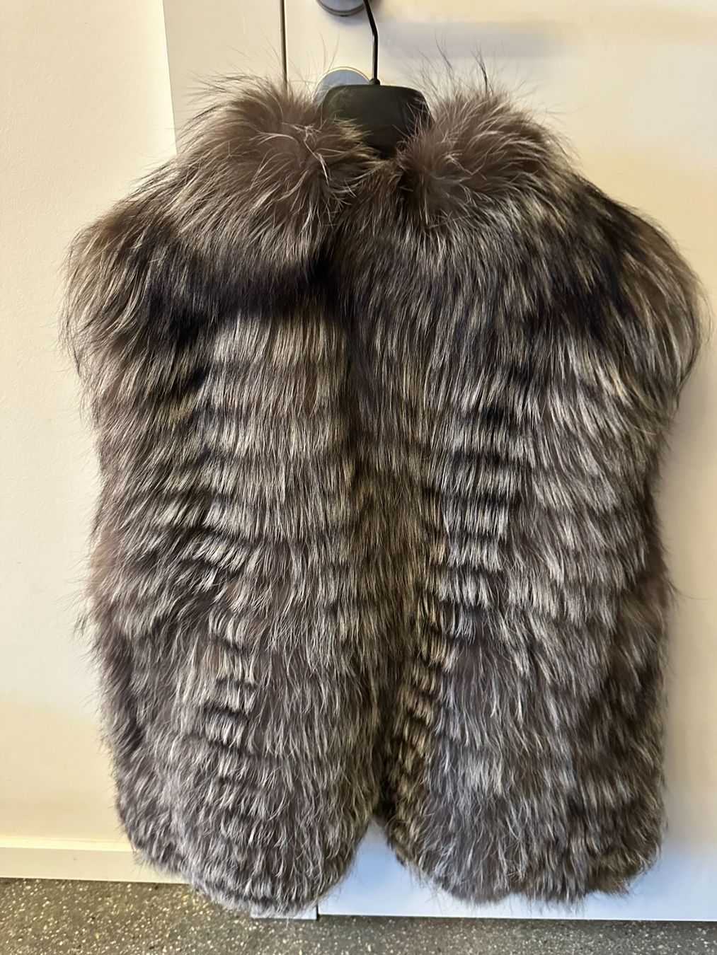 Giacche: Hervorragende echte Silberfuchsweste Weste Silberfuchs – Usato da Genève venduto da Mycollection 2