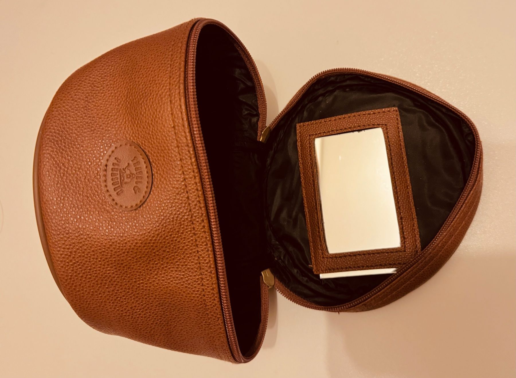 Custodie per cosmetici: Vanity case, trousse neuve avec miroir, couleur cognac – Nuovo e nell'imballaggio originale da Genève venduto da Murmurs 2