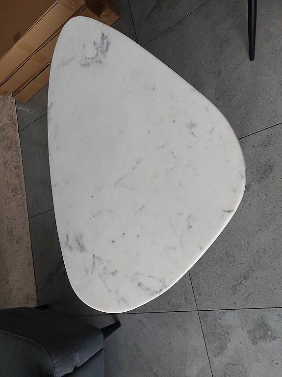 Tische: White marble coffee table – Gebraucht aus Baar von chr_cz2m 1