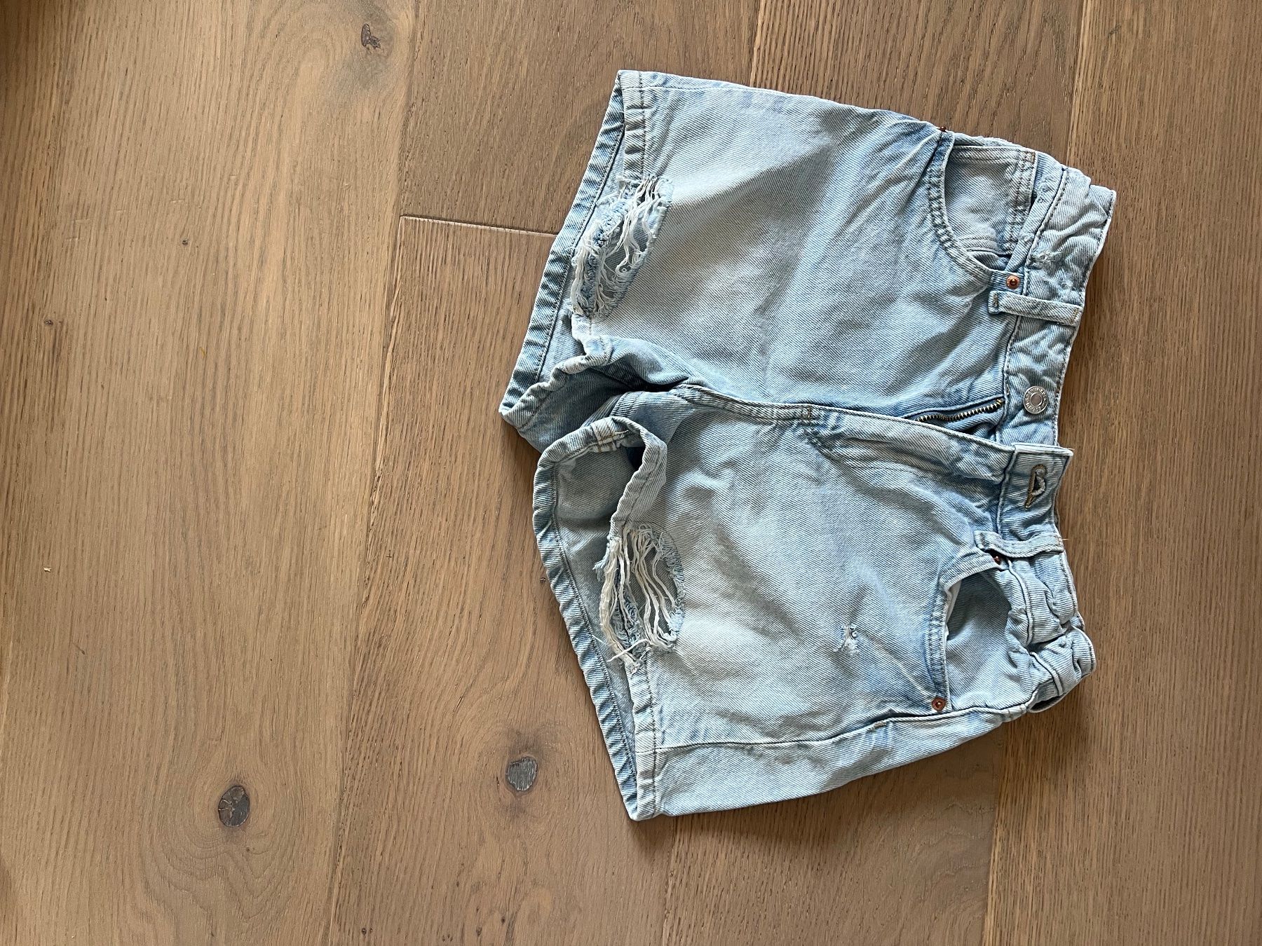 H&M Pantaloni: H&M Sommer Jeans Shorts, hellblau, Grösse 152 – Usato da Oberrieden venduto da flu_dx6d