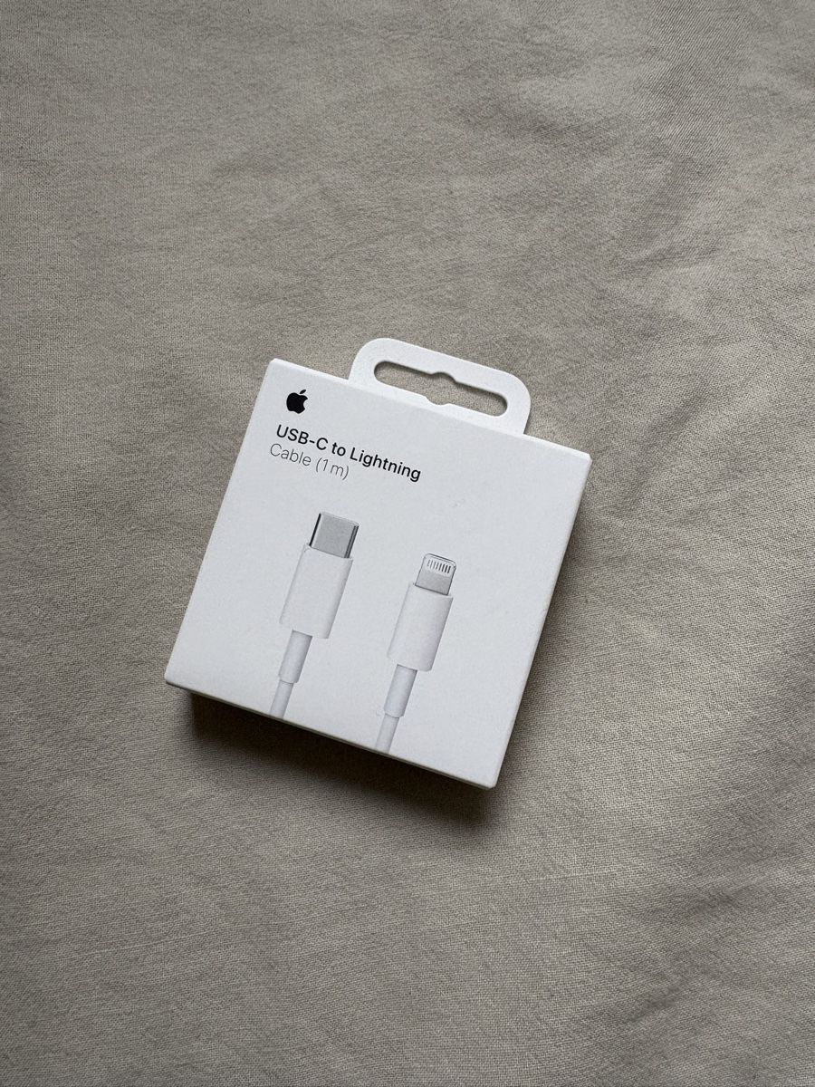 Apple Ladegeräte: USB-C to Lightning charger – Neu und originalverpackt aus Flüh von sveaamelie