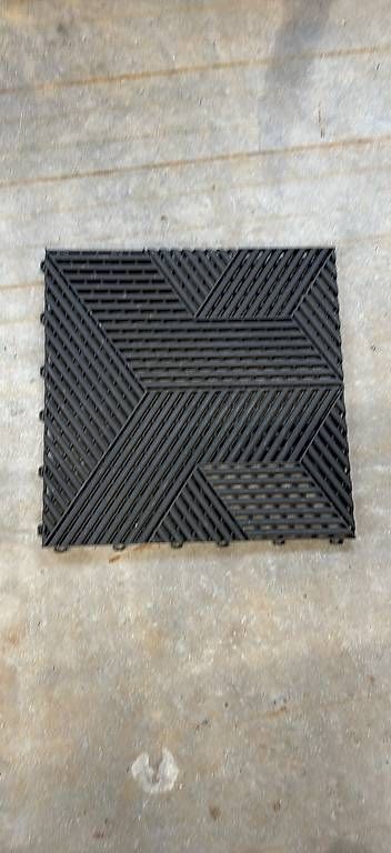 Rivestimenti per pavimenti: Klickfliessen Performance Floor – Usato da Seewis-Pardisla venduto da NipponCC 1