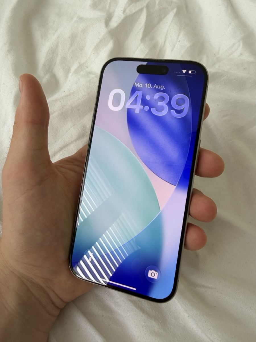 Apple Handys / Smartphones: iPhone 15 Pro Display like new – Gebraucht aus Zillis von elera