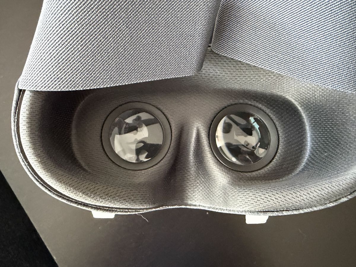 Casco VR: Google Daydream View VR Headset grau mit Controller – Nuovo (secondo la descrizione) da Zürich venduto da auk_hz8f 5