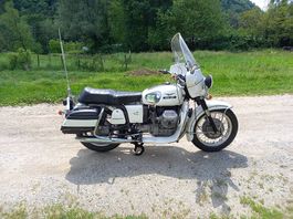 Moto Guzzi V7 700