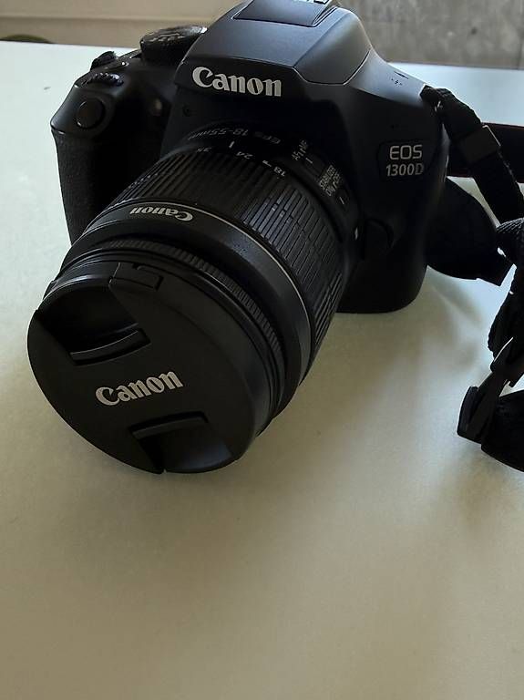 Fotocamera: Sehr gut erhaltene Canon EOS 1300D – Usato da St. Gallen venduto da wai_q5fh