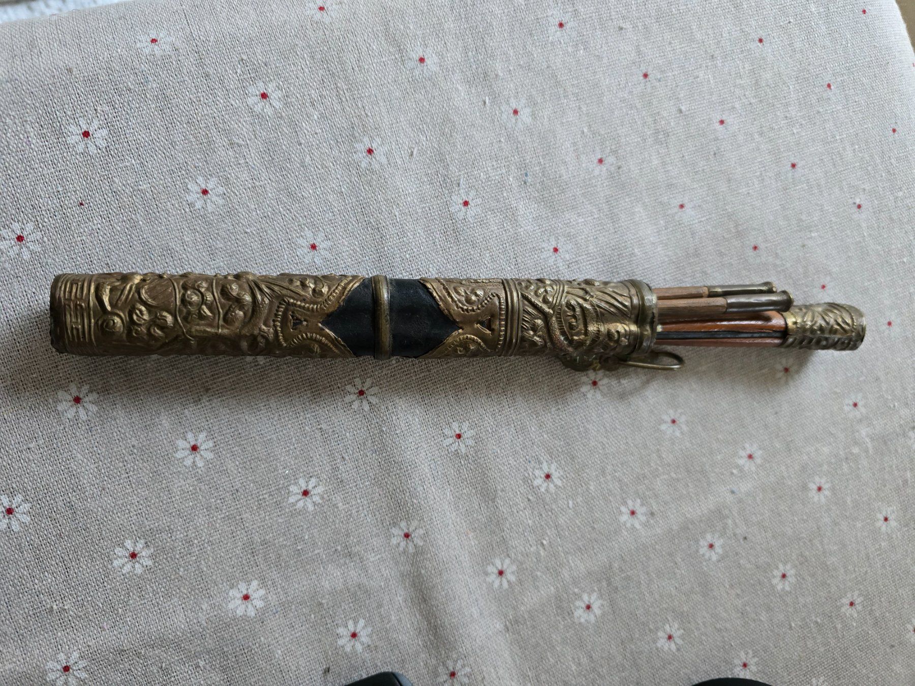 Set di posate: Antikes chinesisches Reiseset oder Set - Essstäbchen, Messer – Usato da Bottmingen venduto da sandy_2
