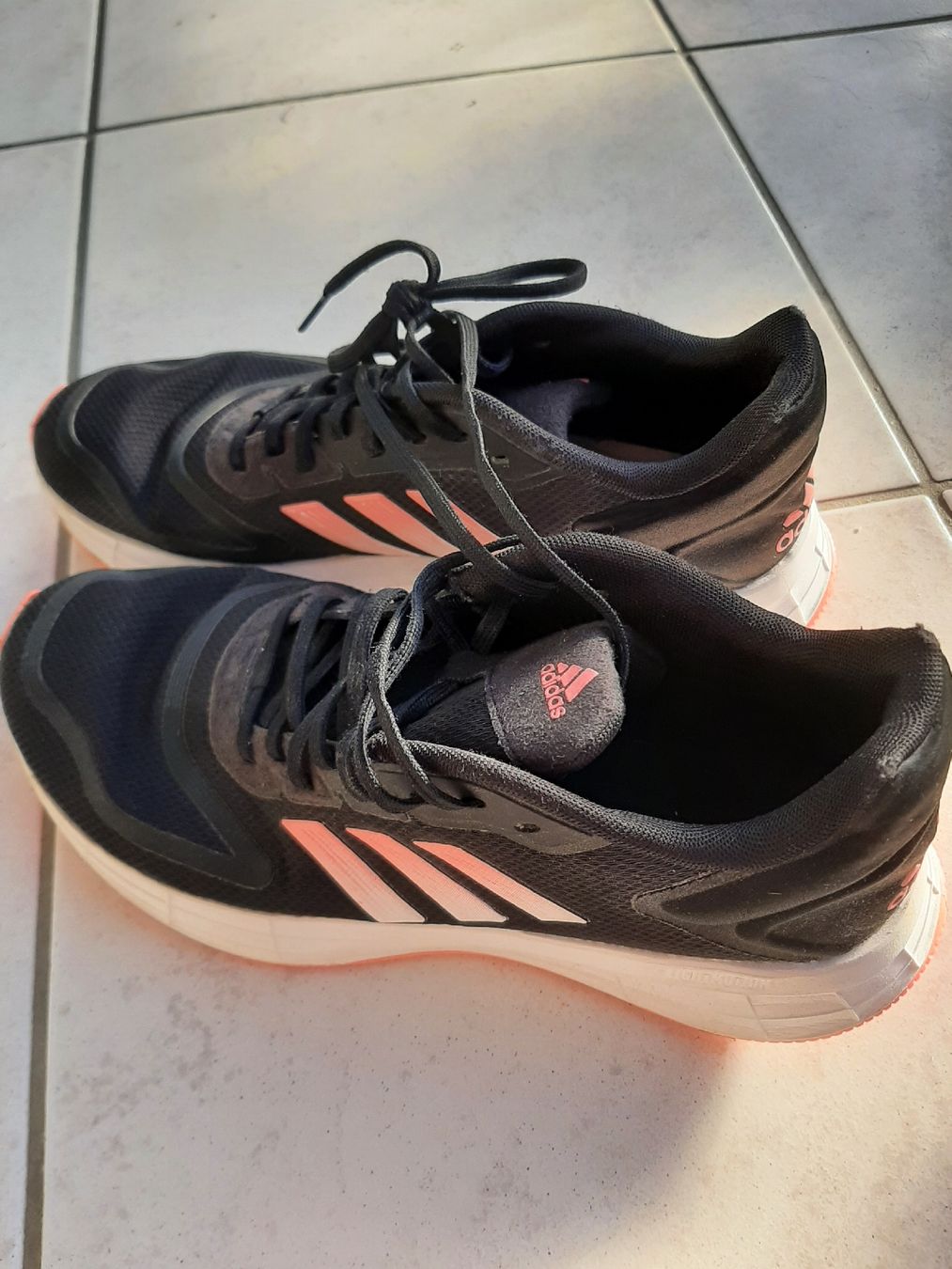 Adidas Scarpe da donna: Schuh – Usato da Krauchthal venduto da romsol