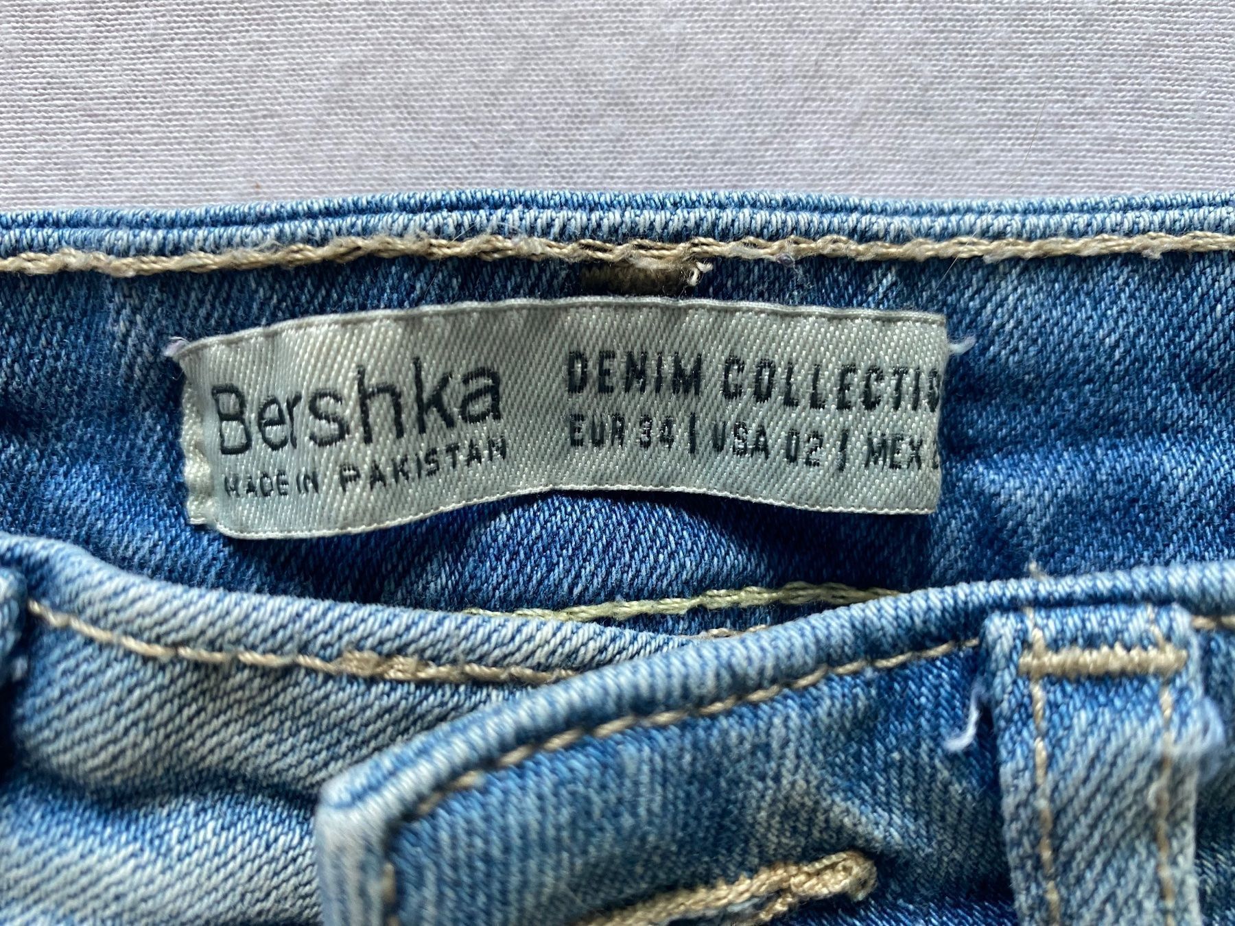 Bershka Pantaloni: Jeansshorts Bershka 34 – Usato da Altendorf venduto da Jeshy15 2
