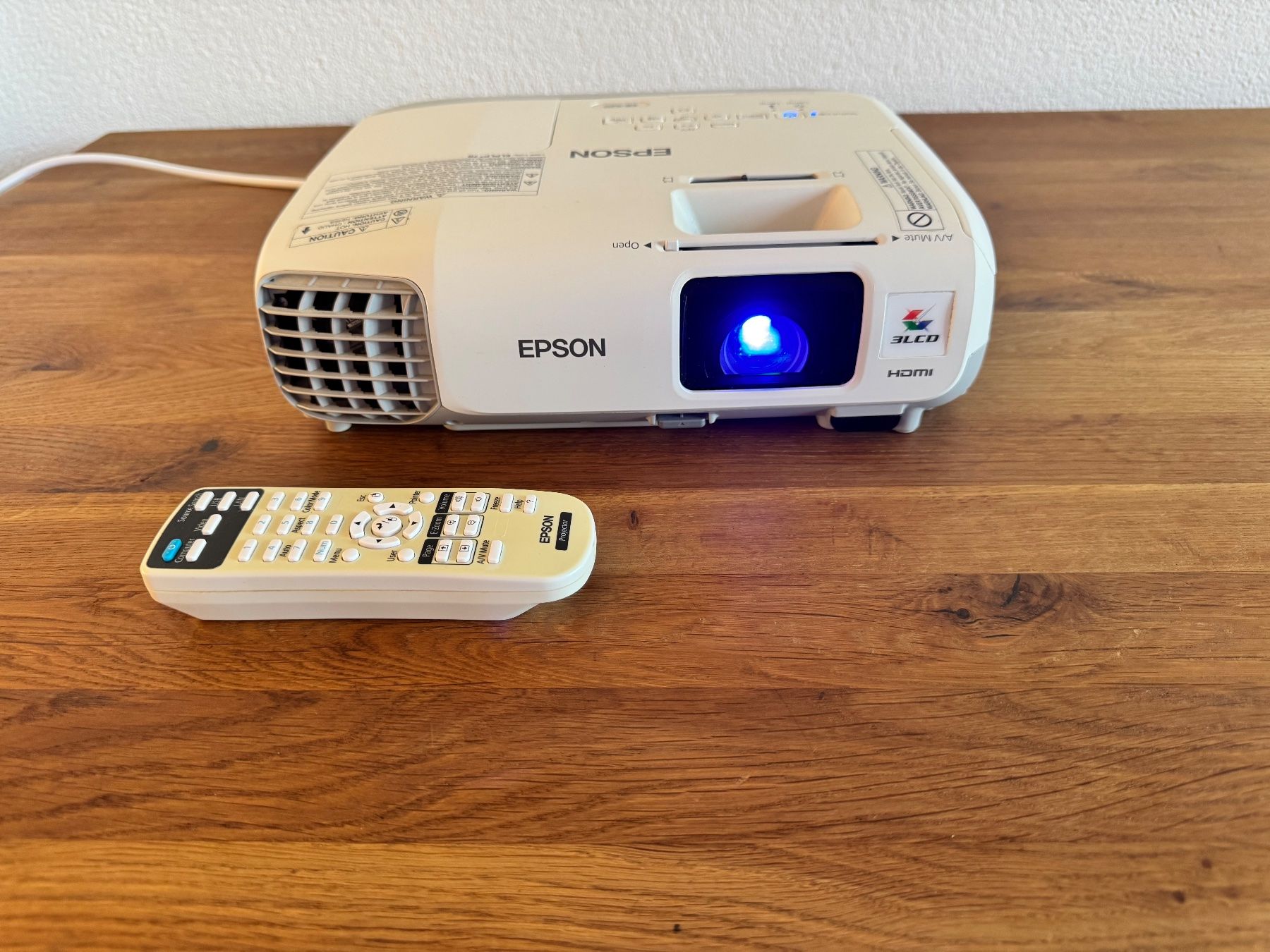 Epson Proiettori: EPSON LCD Projector Model: H570B – Usato da Frauenfeld venduto da difi67 1