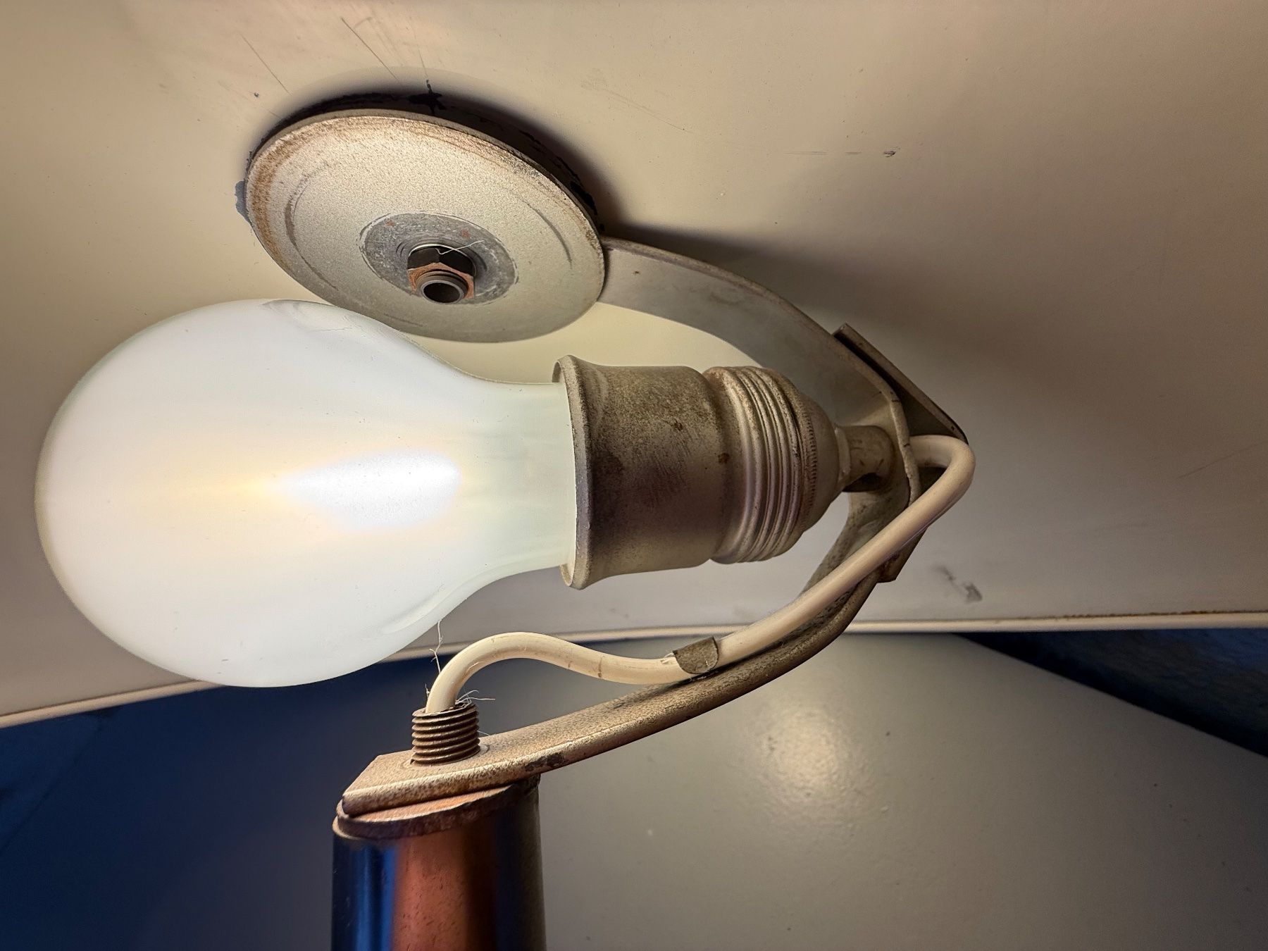 Kaiser Lampade: Kaiser-Idell Pilzlampe Modell 6563 – Usato da Unterstammheim venduto da Hawesta 3