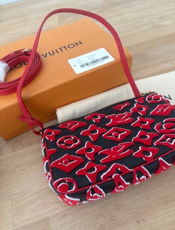 Louis Vuitton Handtasche Baguette schwarz rot neuwertig