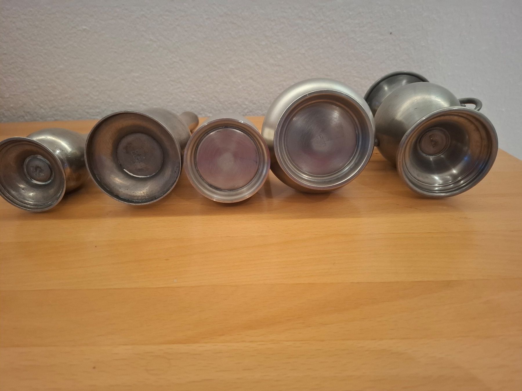 Vasi & Recipienti: 6 vases en étain – Usato da Bonfol venduto da sch_qy5d 2