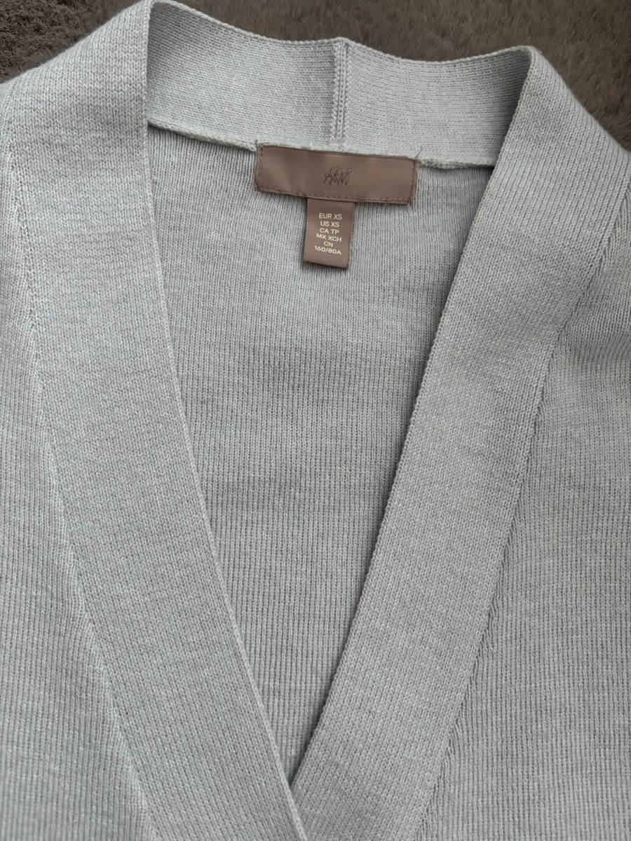 H&M Giacche: H&M Strickjacke, hellgrau,  Grösse XS oversized – Usato da Augst BL venduto da fine-art 2