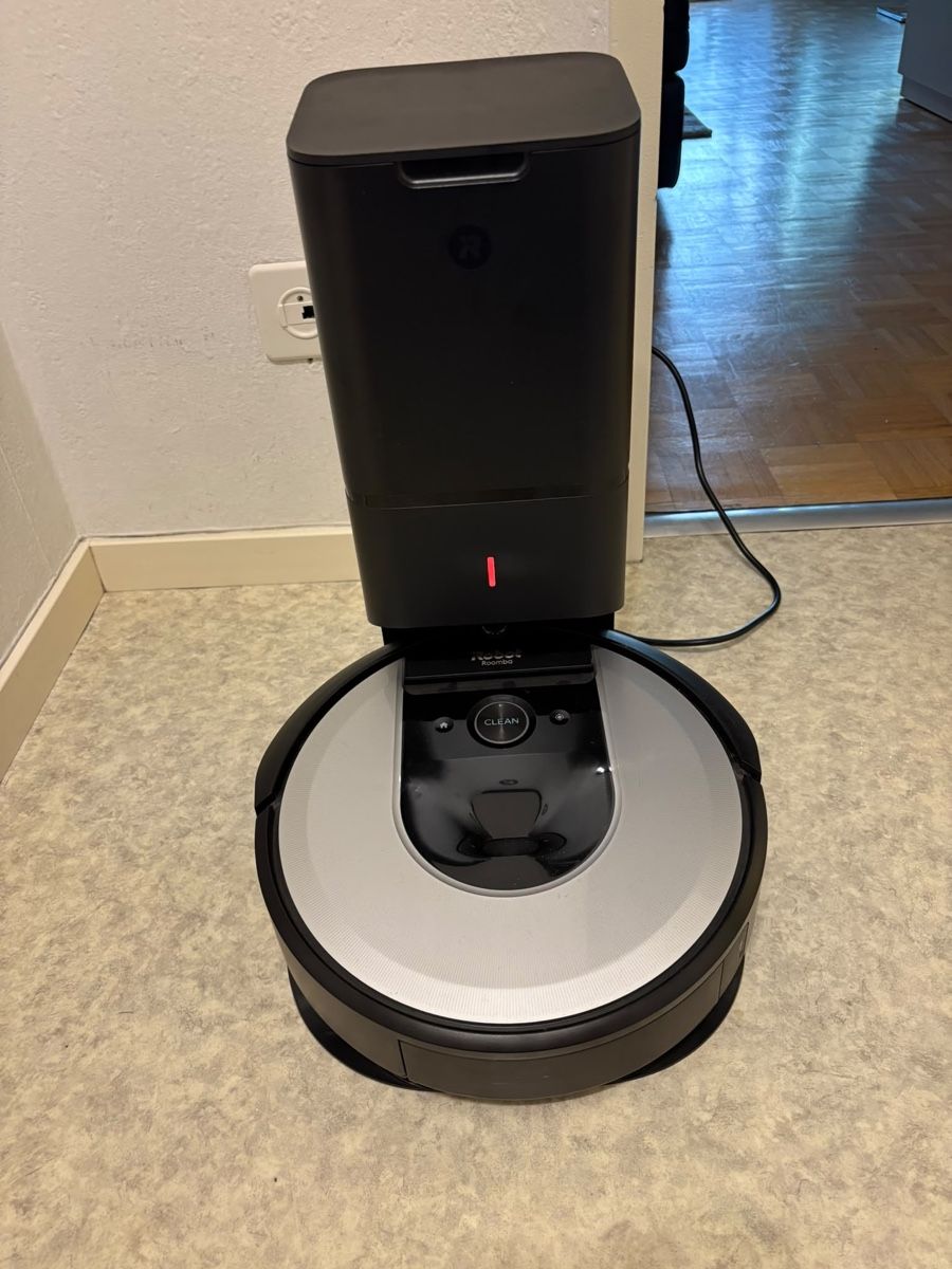 Irobot Staubsauger & Zubehör: Saugroboter iRobot Roomba i7+  – Neu (gemäss Beschreibung) aus Basel von caj_l6qk 2