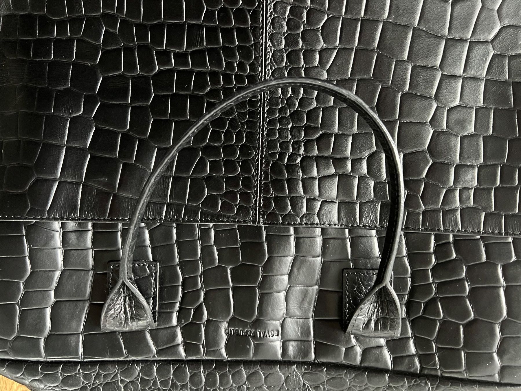 Borse: Royal RepubliQ Laptoptasche 100% Leder – Nuovo (secondo la descrizione) da Luzern venduto da Portfino 1