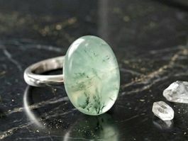 Silberring 925 mit Natur-Prehnit, transluzent & dezent -Neu
