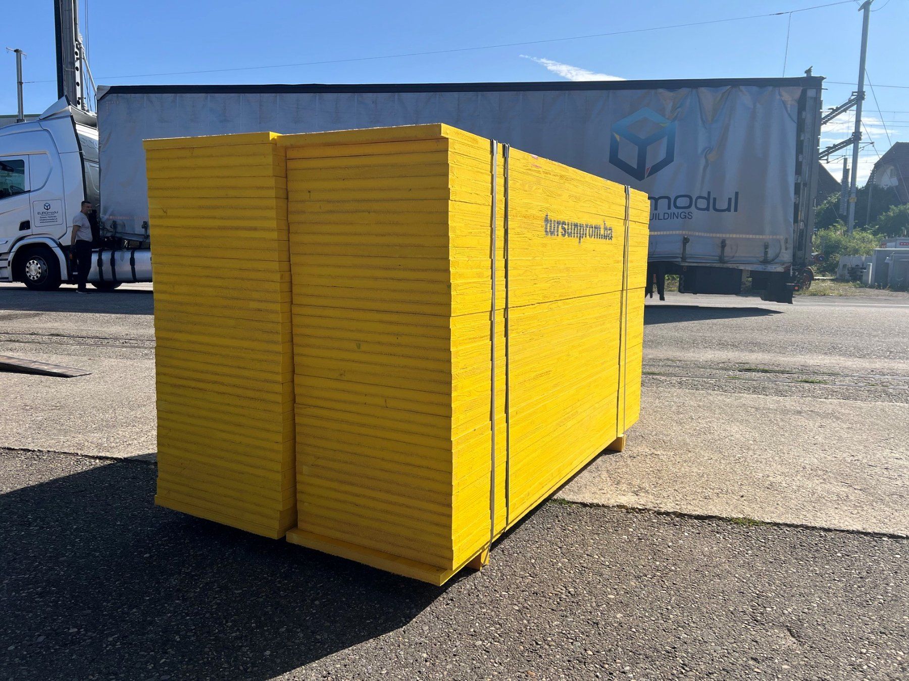 Holzartikel: Schalungstafeln 27mm,2000mm – Neu und originalverpackt aus Zofingen von EUROmodul 1