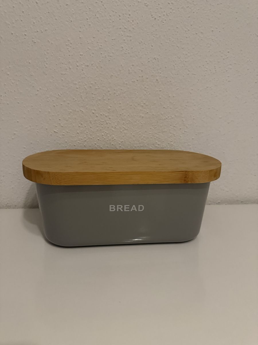 Behälter & Ähnliches: Brotkasten mit Deckel – Gebraucht aus Gossau SG von cuk_fyc6