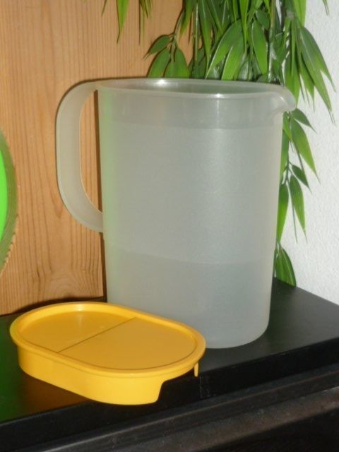 Tupperware Behälter & Ähnliches: TUPPERWARE KRUG – Gebraucht aus St.Gallen von Anso 1