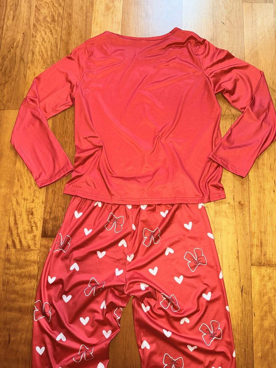 Negligees & Pyjamas: Pyjama NEU – Neu und originalverpackt aus Malters von EnairaNr1 6