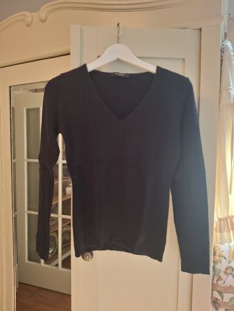 Schwarzer Cashmere Pullover Globus