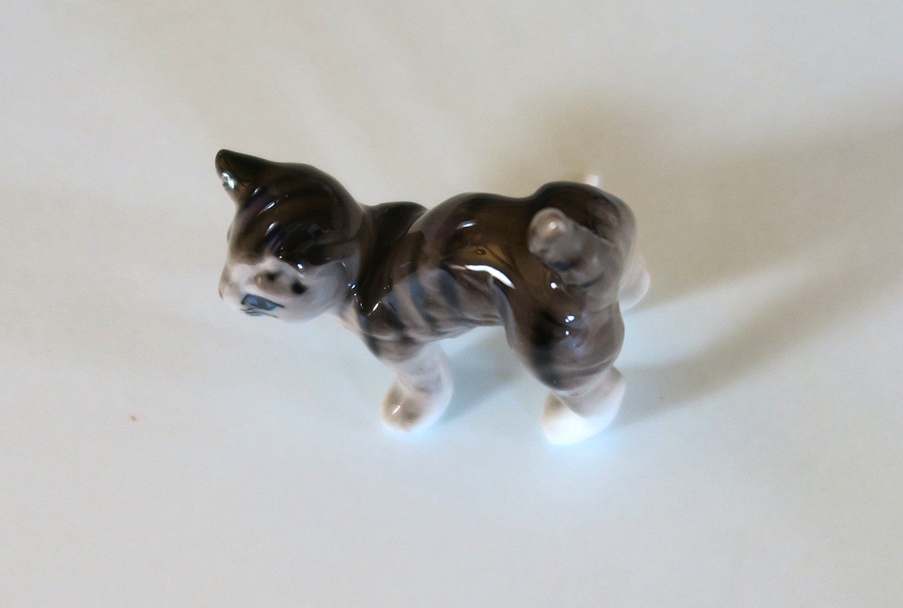 Statuette: Porzellan Figur Katze – Usato da Brittnau venduto da marlenestone 1