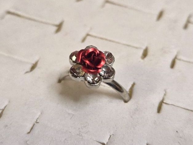 Anelli: Bague Argentée Fleur Rose Strass Ajustable – Nuovo (secondo la descrizione) da Territet venduto da Cenh