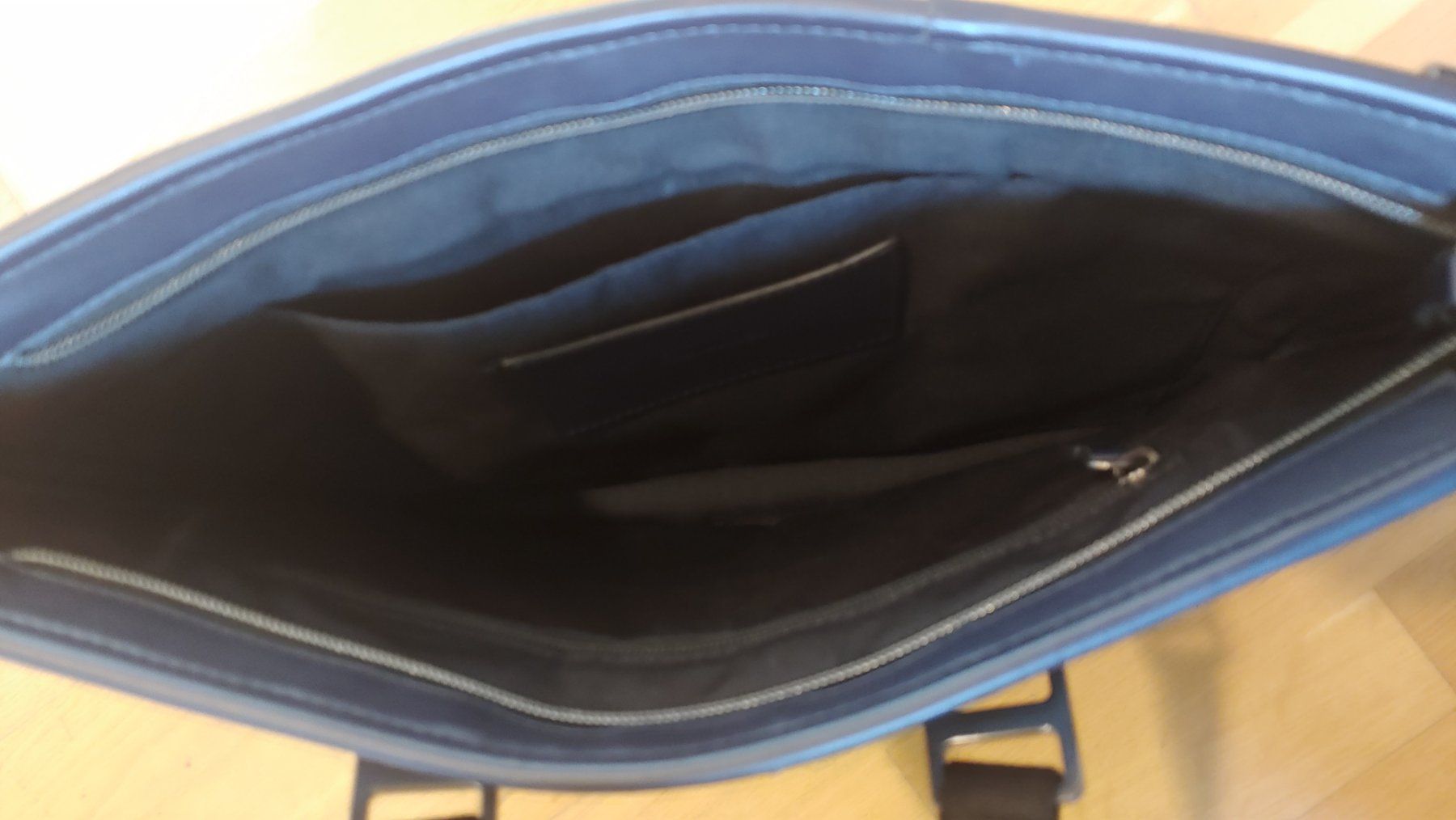 Taschen: Calvin Klein Laptop / Notebook Tasche – Gebraucht aus Weisslingen von nizanra 2