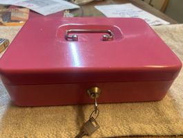 Kasse rosa mit Einlage & Schlüssel (m)