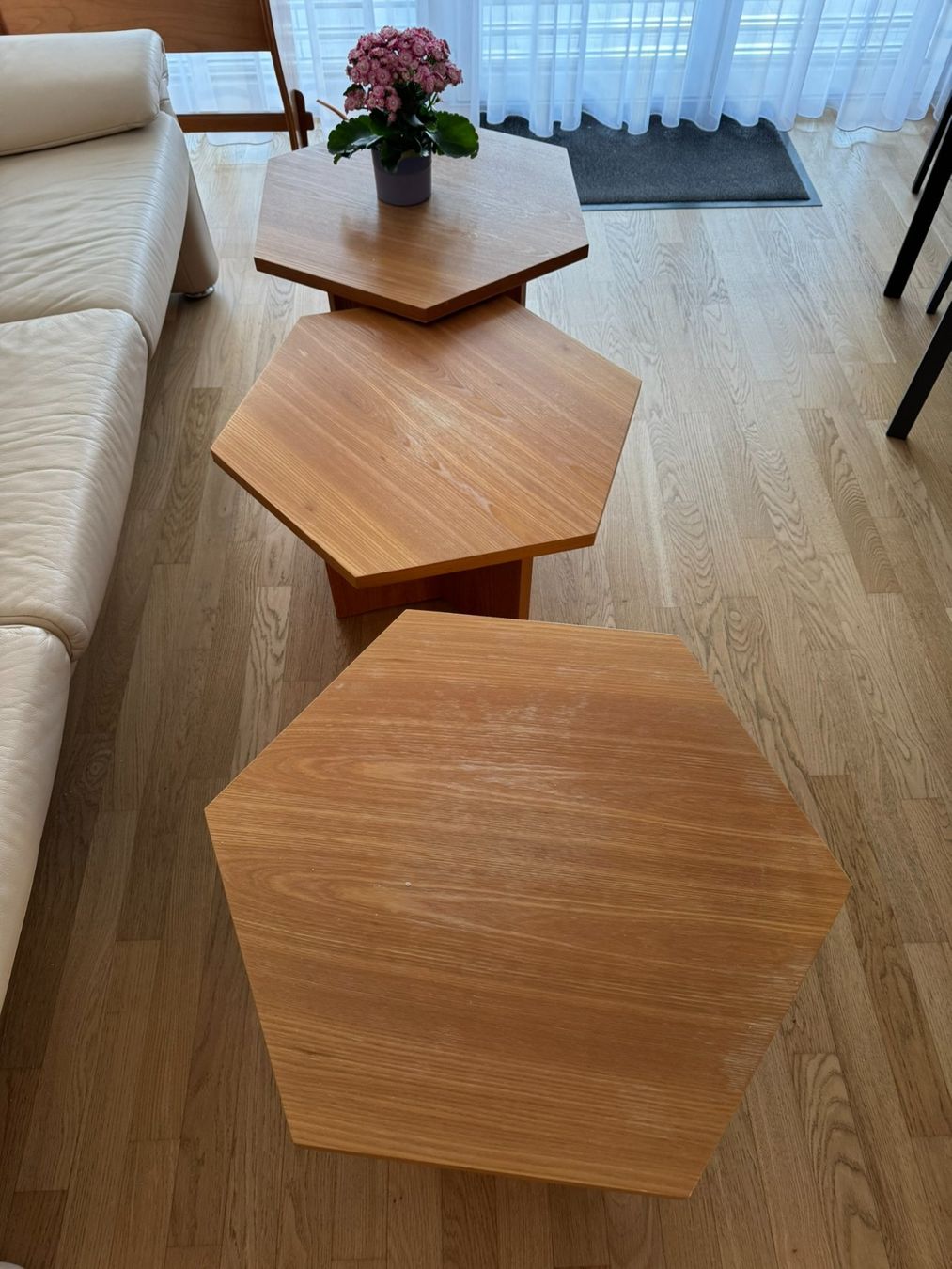 Set di tavolo e panche: 3 Couchtische / Beistelltische – Usato da Lohn-Ammannsegg venduto da kai_26m5