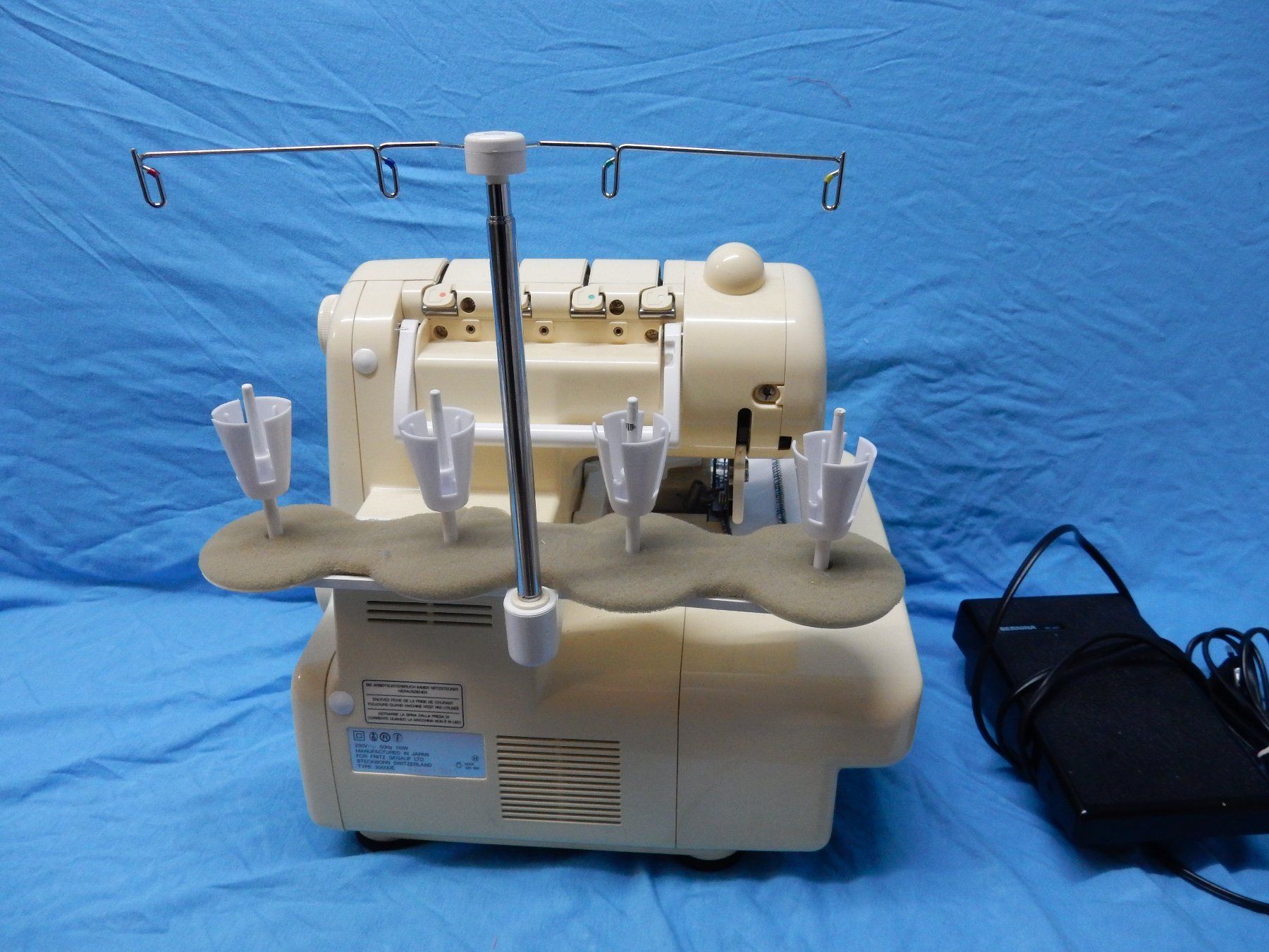 Bernina Macchine da cucire: Bernina Overlock 2000 DE – Usato da Watt venduto da Mariposa49 6