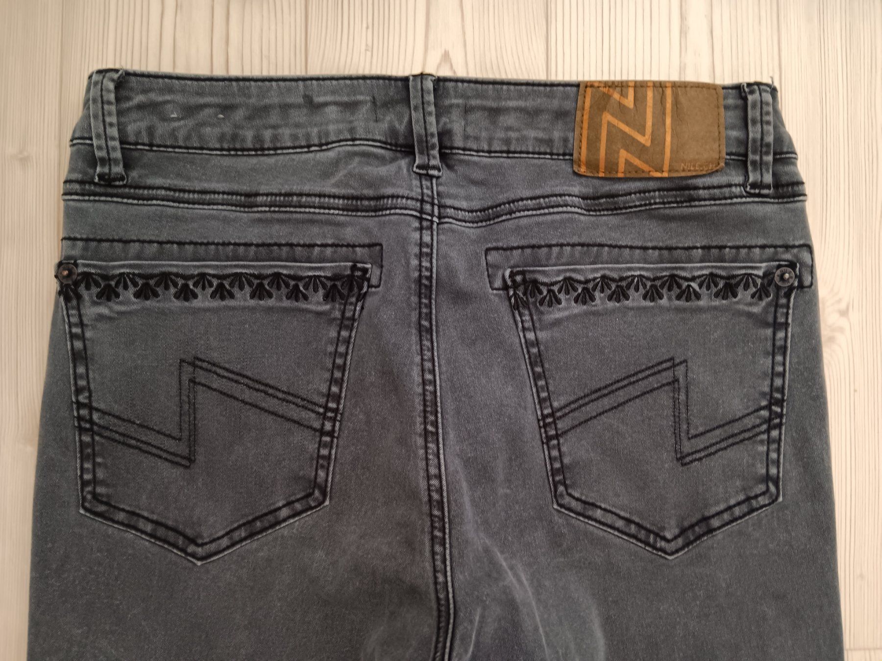 Nile Jeans: NILE Jeans taille / Grosse S – Usato da Cossonay-ville venduto da Super-Price-Quality 6
