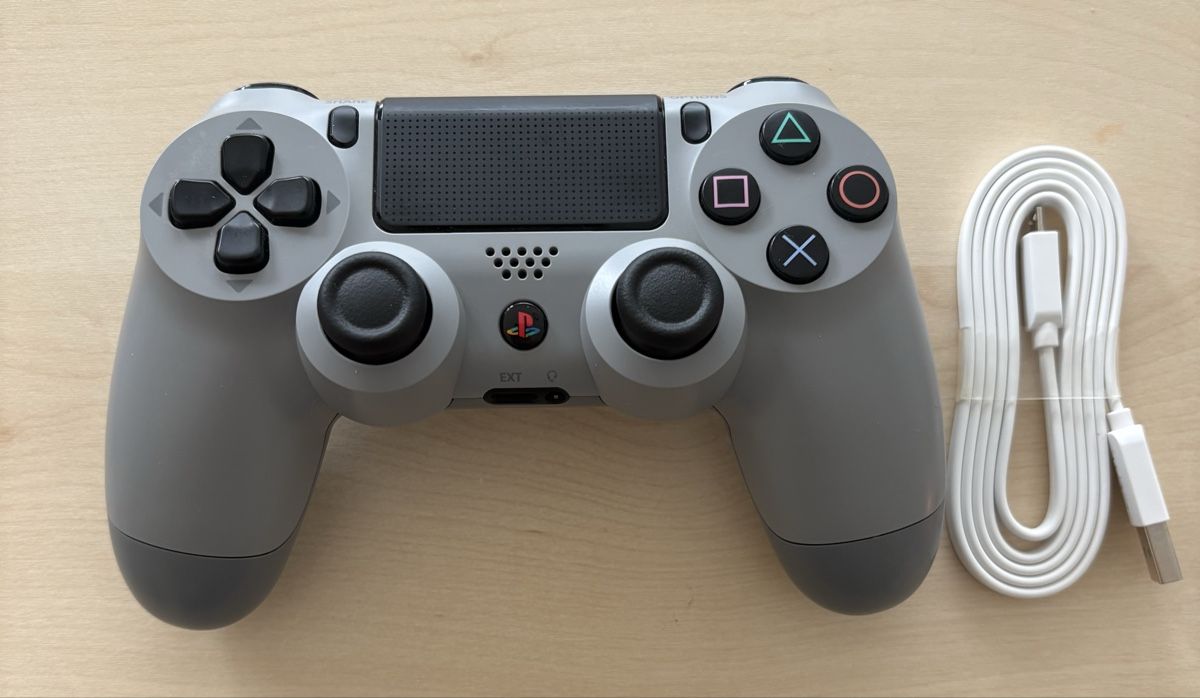 Sony Controller: Controller DualShock 4 PS4 20th Anniversary Limited Edition – Gebraucht aus Burgdorf von iur_6898