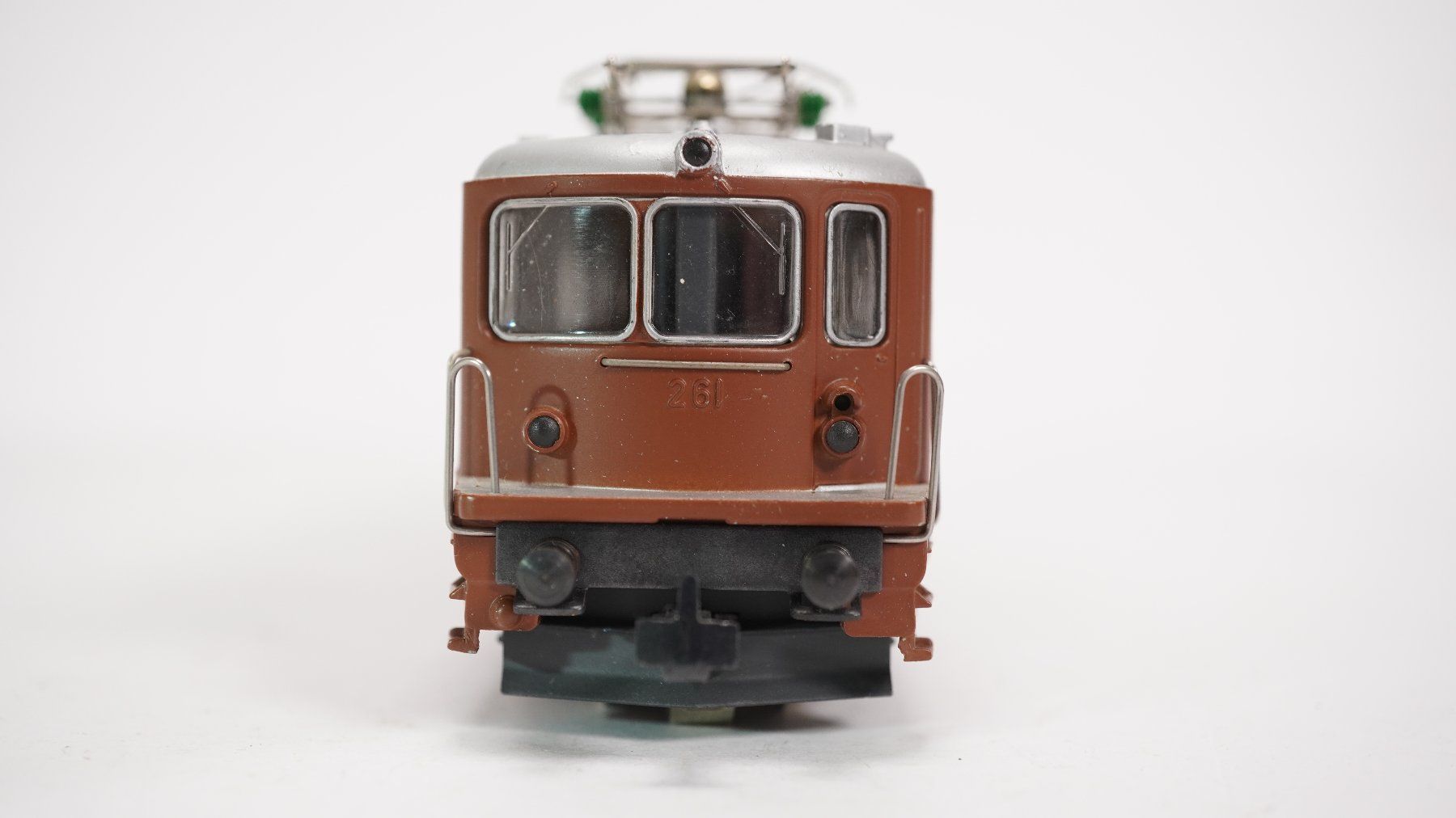 Hag Modellini di ferrovie: e4 HAG 180 BLS Re 4/4 181 braun – Usato da Thun venduto da evinka_gmbh 2