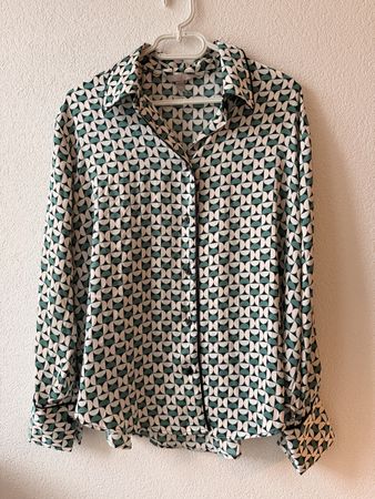 Chemise à motif géométrique verte et blanche taille 38